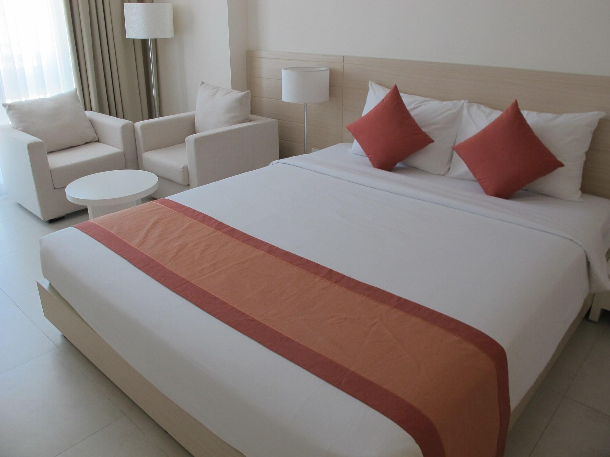 Nhi Phi Hotel Nha Trang Esterno foto