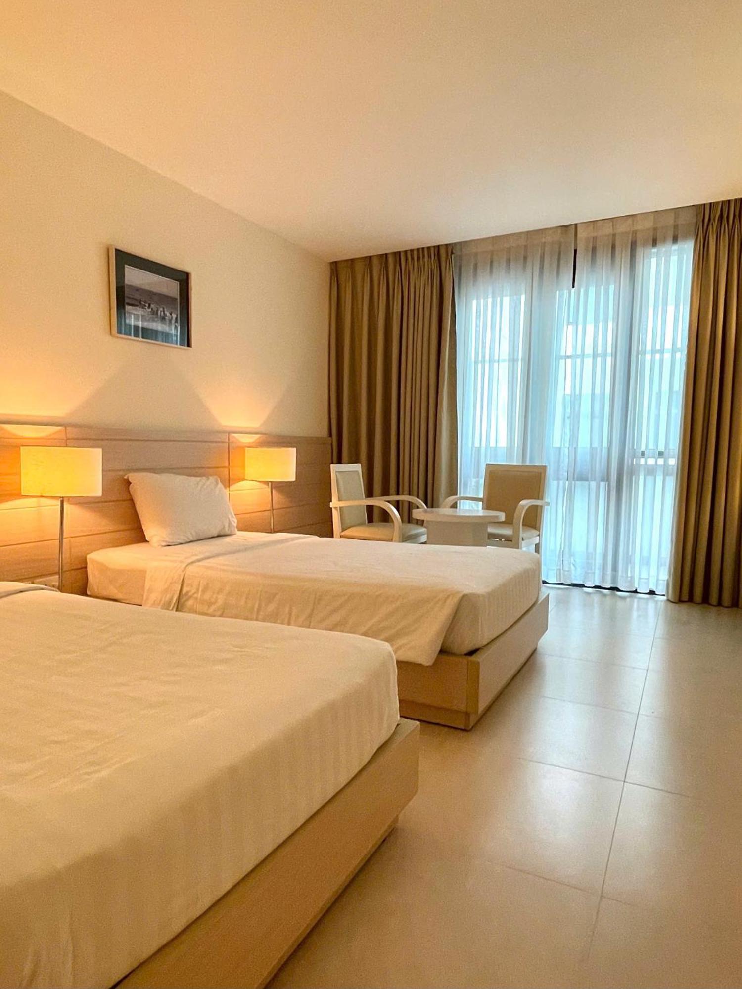 Nhi Phi Hotel Nha Trang Esterno foto