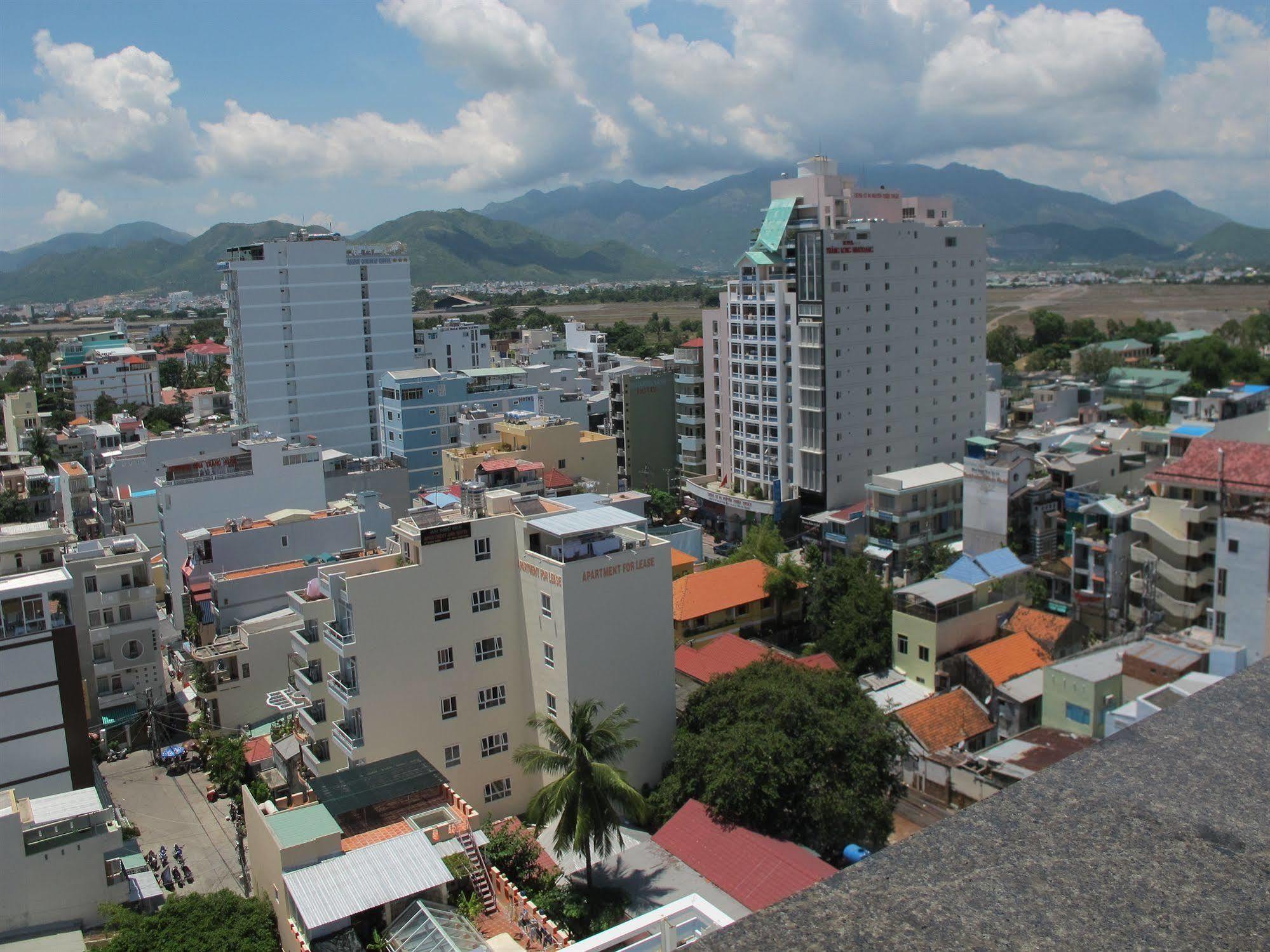Nhi Phi Hotel Nha Trang Esterno foto